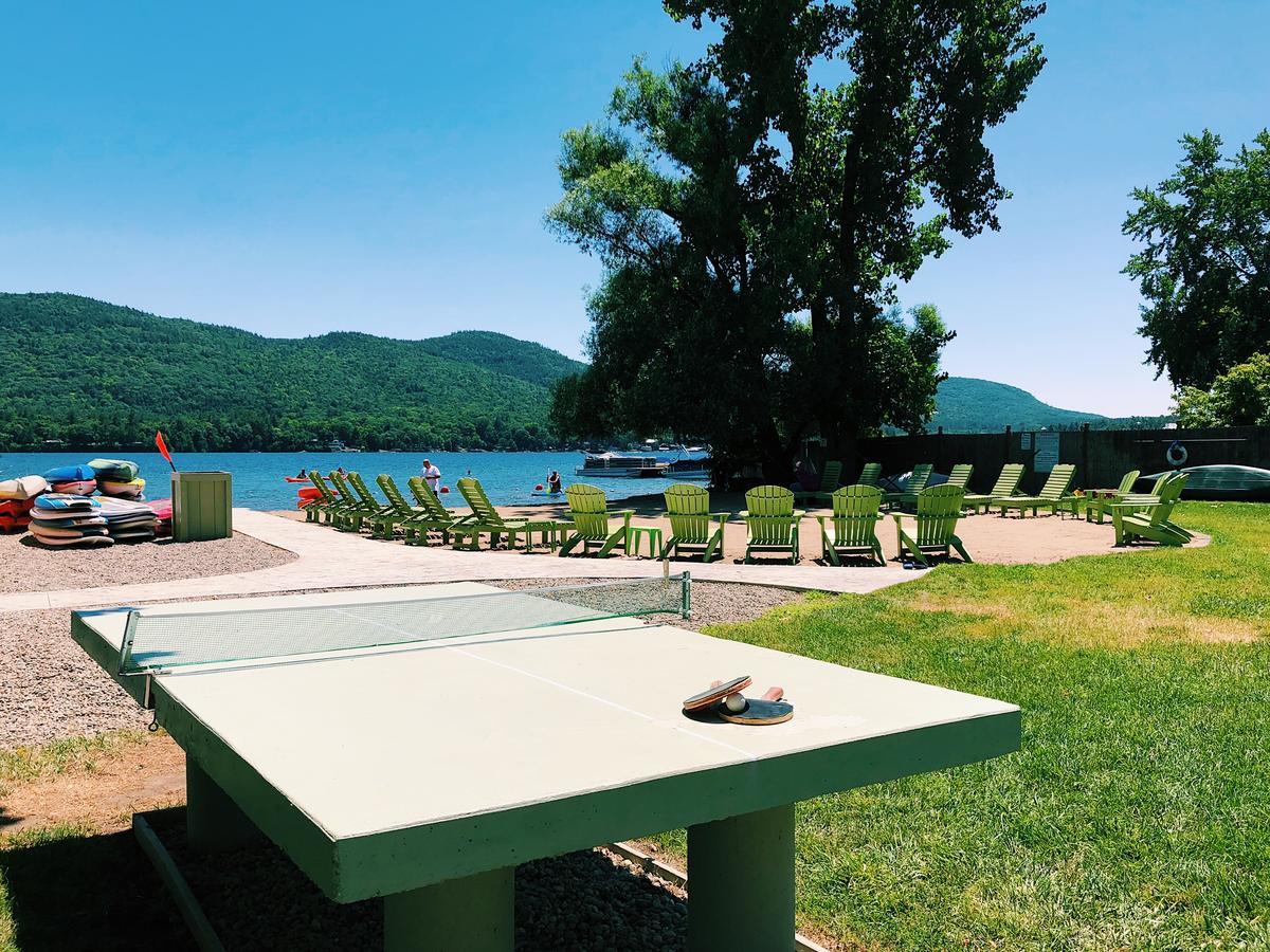 Shore Meadows Lodge Llc Lake George Buitenkant foto