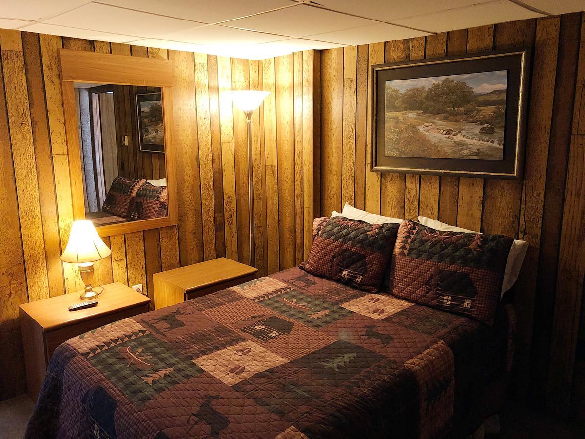 Shore Meadows Lodge Llc Lake George Buitenkant foto
