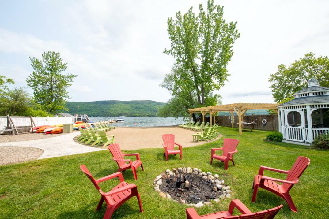 Shore Meadows Lodge Llc Lake George Buitenkant foto